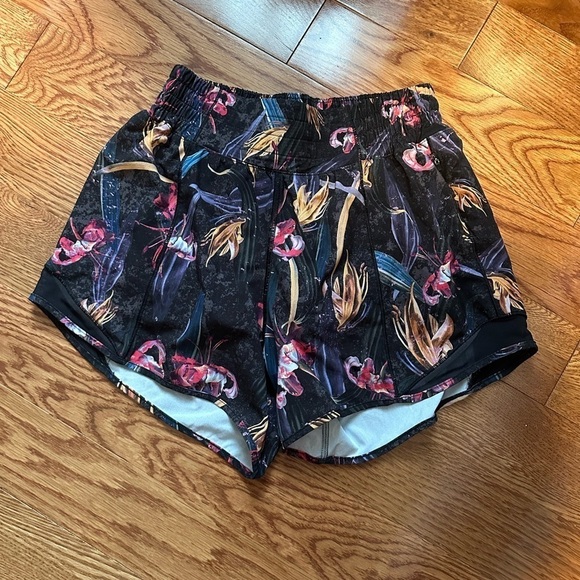 Lululemon hotty hot shorts